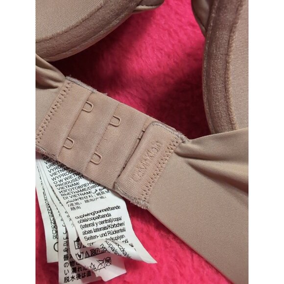 Calvin Klein Beige Underwire Push Up Bra Size 34DD - Picture 5 of 7